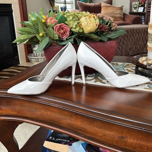 Worthington White Faux Patent Leather Snakeskin Pointed Toe Heels 80s 90s Pumps - Picture 11 of 16